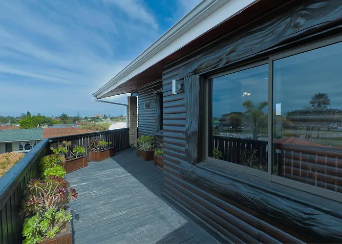 Cheap hotel: Royal Palms Guest House